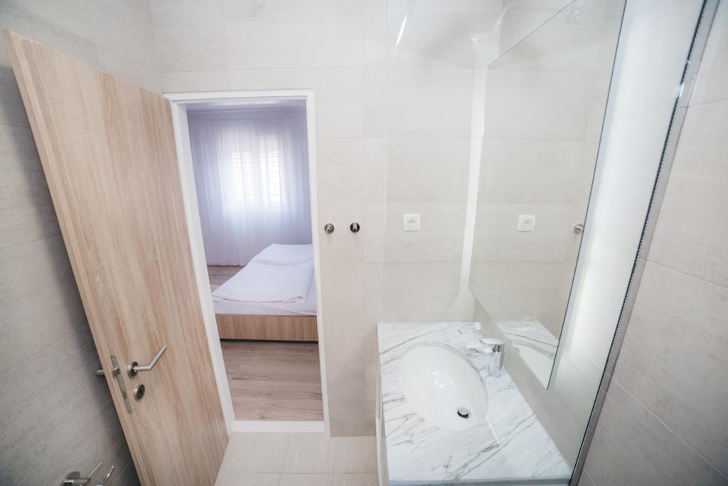 City Apartment One โมสตาร์ ภายนอก รูปภาพ